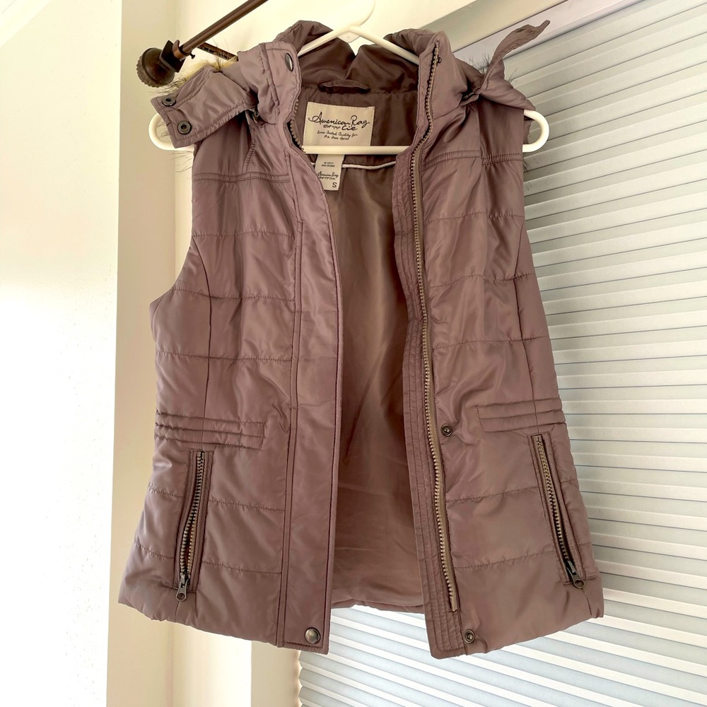 Adorable puffer vest.